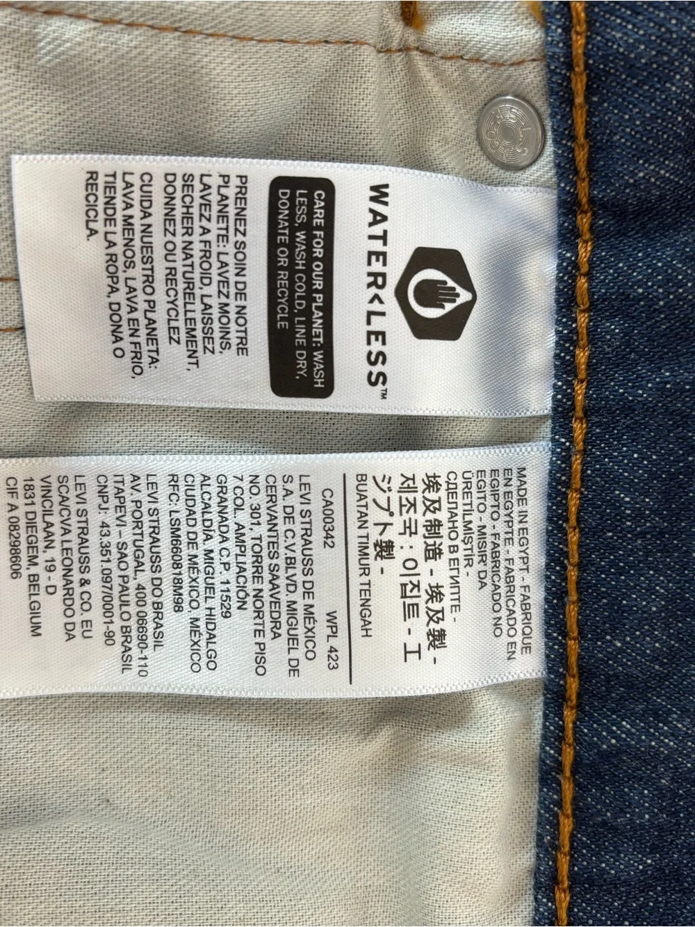 Levi's Men's Relaxed Blue Denim Jeans with Tan Leather Patch Made in USA